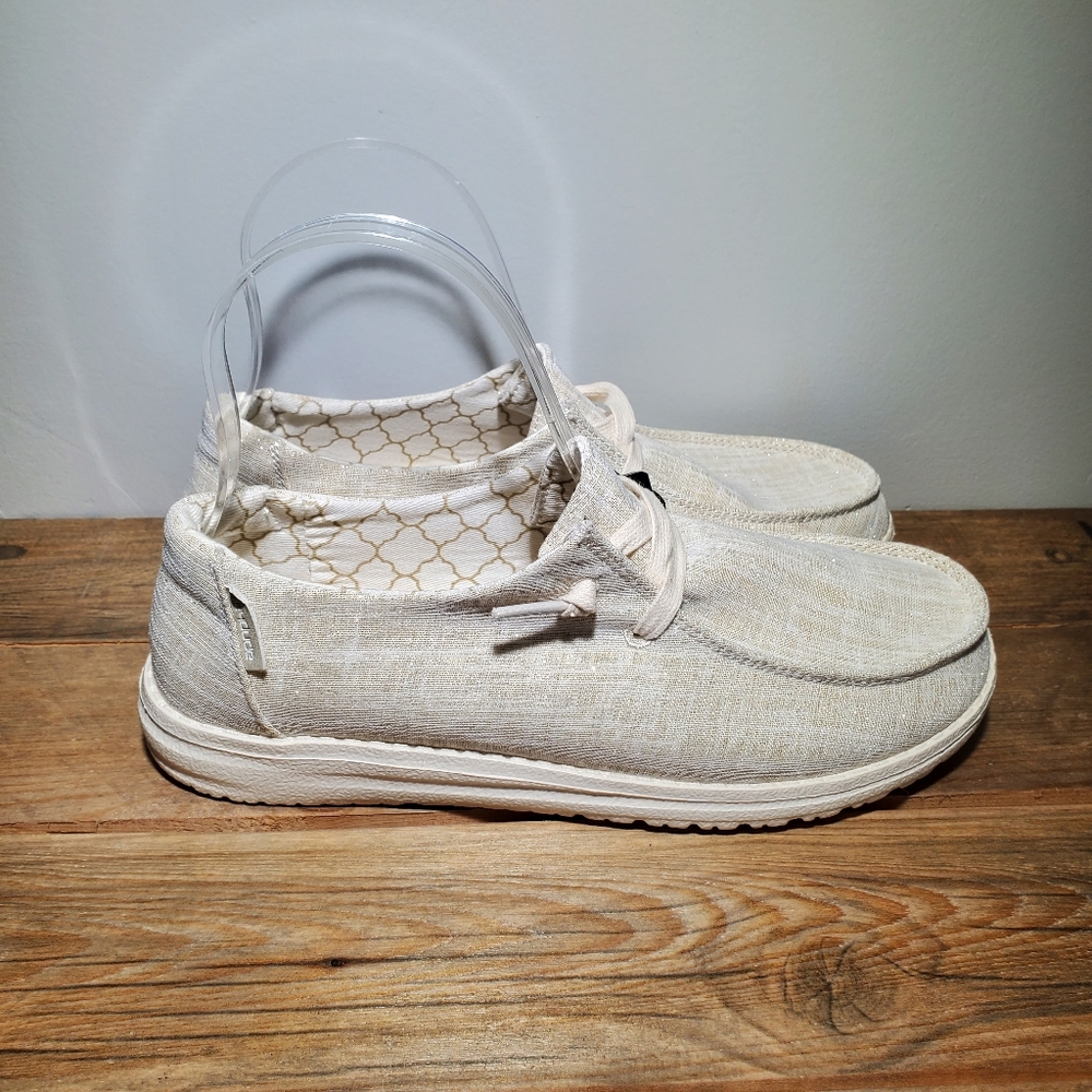 Hey Dude Wendy Sparkling Gold Size 6 NWT